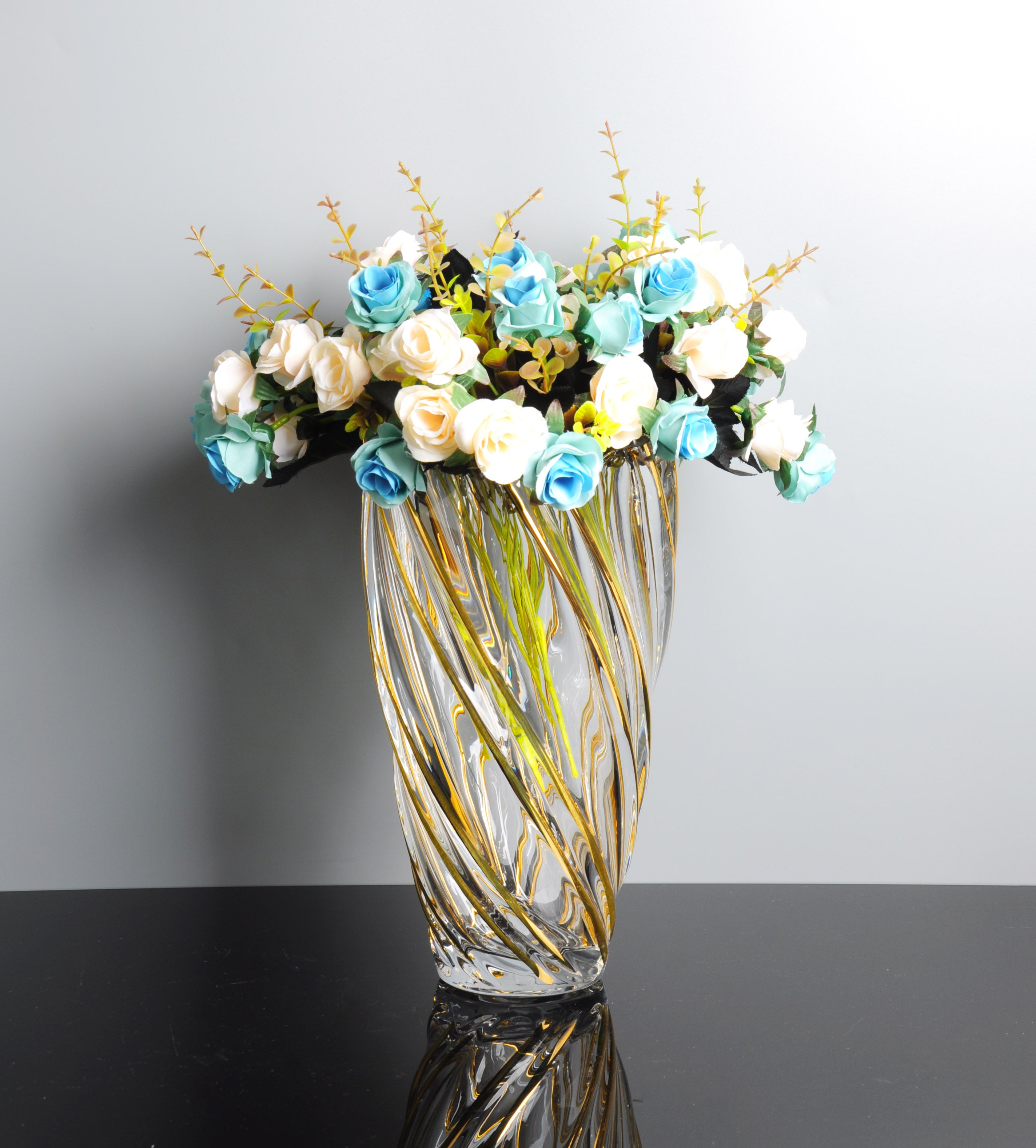 Impressive Twizzle Vase