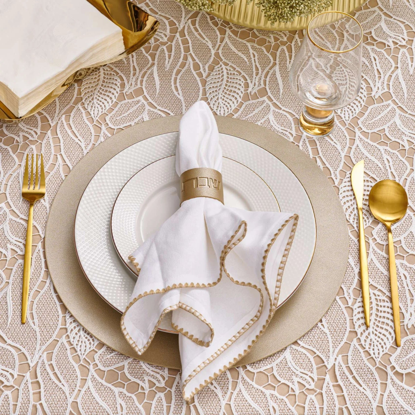 Shellstich Embroidery Napkins  /6